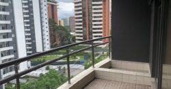 ZONA 14 , ALQUILER DE APARTAMENTO , EXCELENTE UBICACION EDIFICIO LA BOHEMIA ( 3 dormitorios )