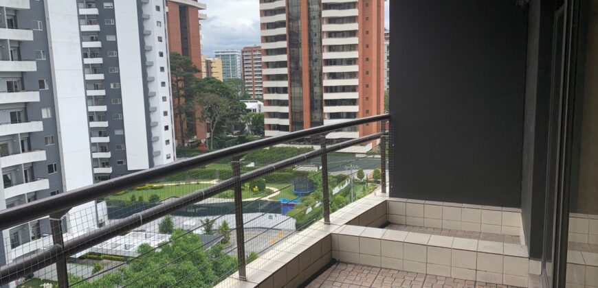 ZONA 14 , ALQUILER DE APARTAMENTO , EXCELENTE UBICACION EDIFICIO LA BOHEMIA ( 3 dormitorios )